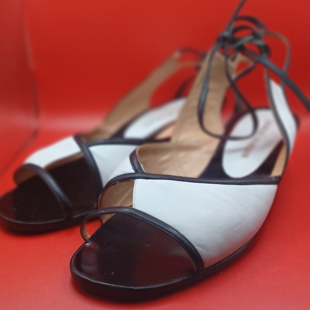 Vintage Jourdan  White/Black Tie Up Sandal Size 10